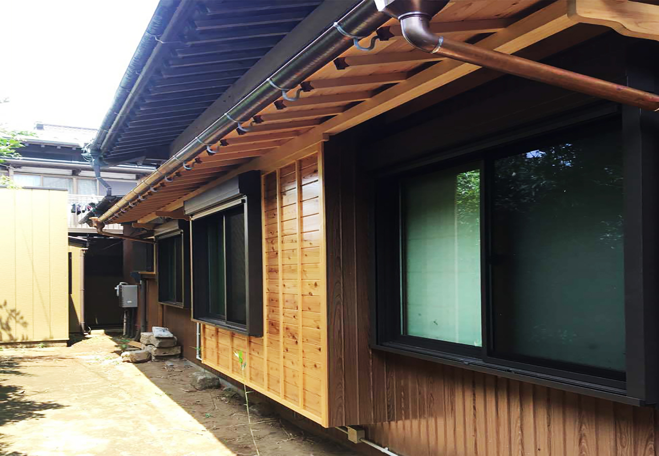 品格を纏う家 ご両親に贈る和デザイン電動雨戸シャッター オネストクリーンサービス株式会社